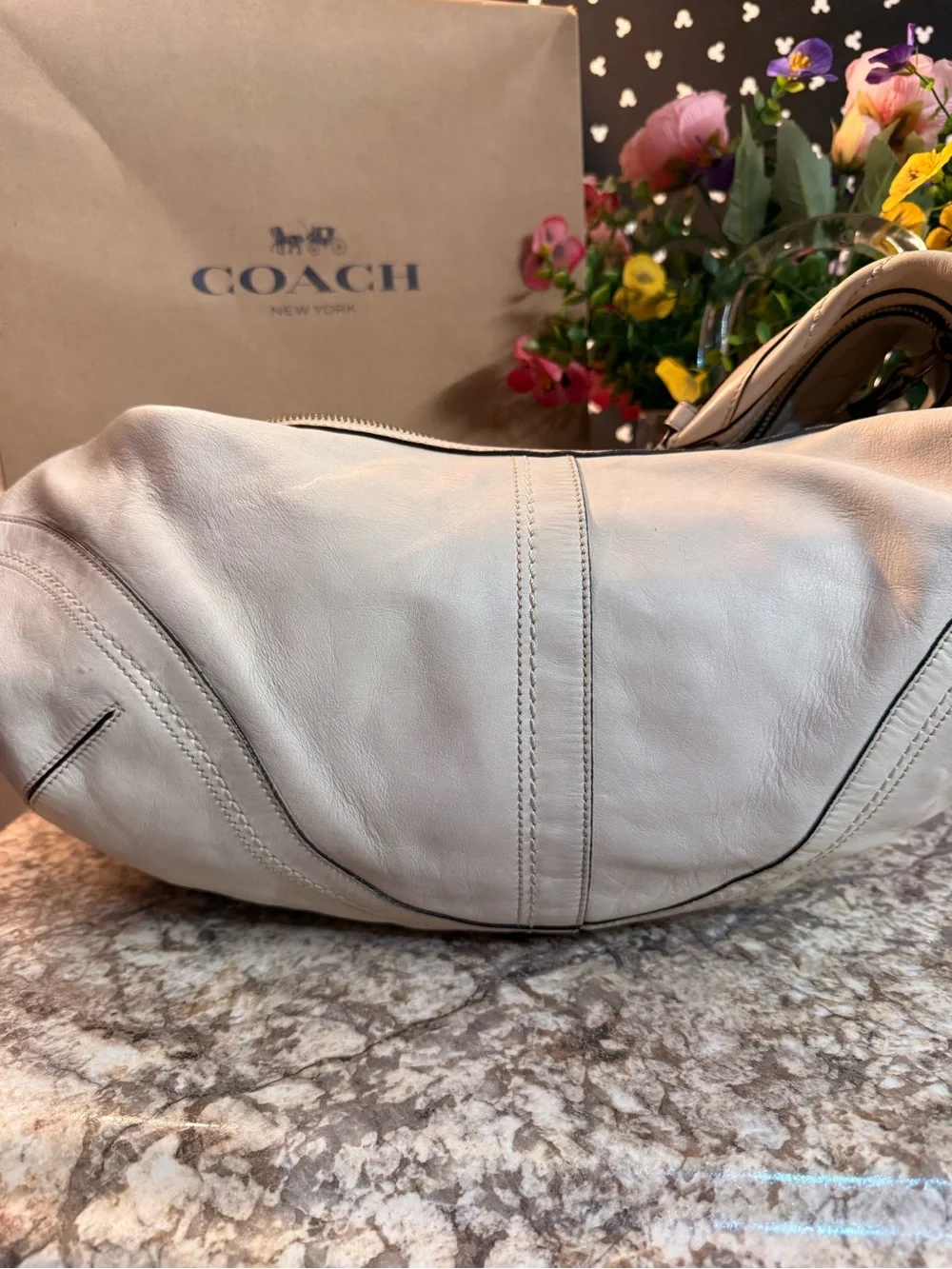COACH White Leather Hobo Bag Daniel - Smooth Curved Silhouette